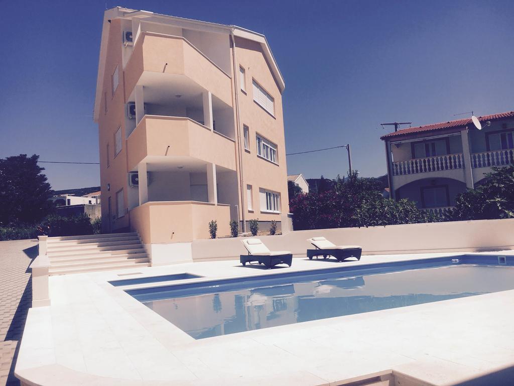 Orange Apartments Novalja Zewnętrze zdjęcie